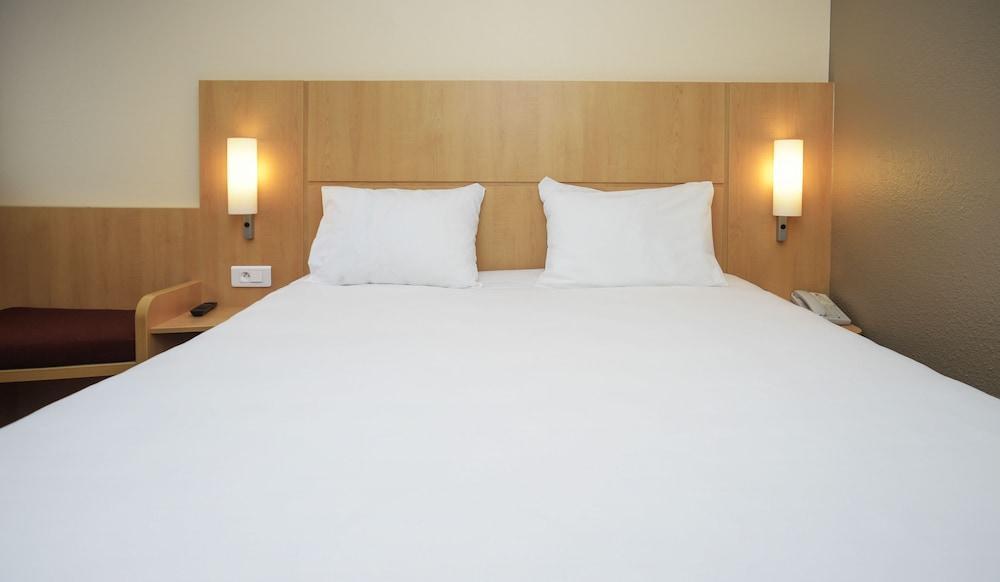 Ibis Nemours Hotel Bagian luar foto