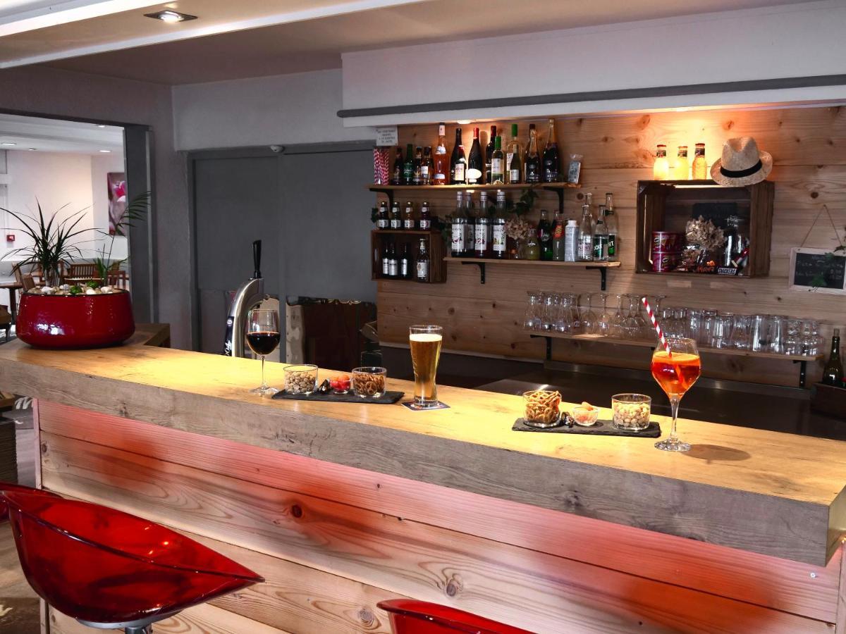 Ibis Nemours Hotel Bagian luar foto