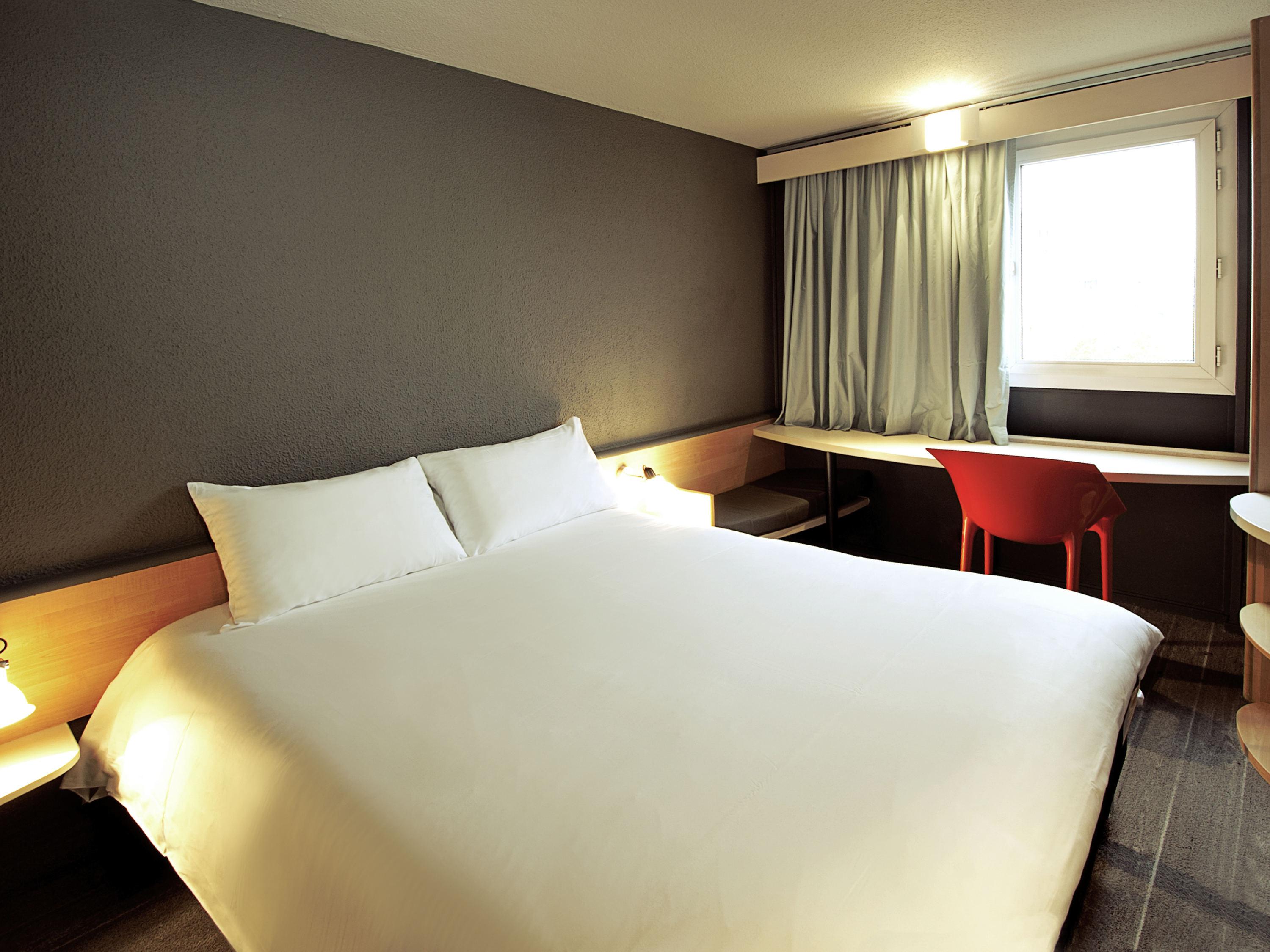 Ibis Nemours Hotel Bagian luar foto