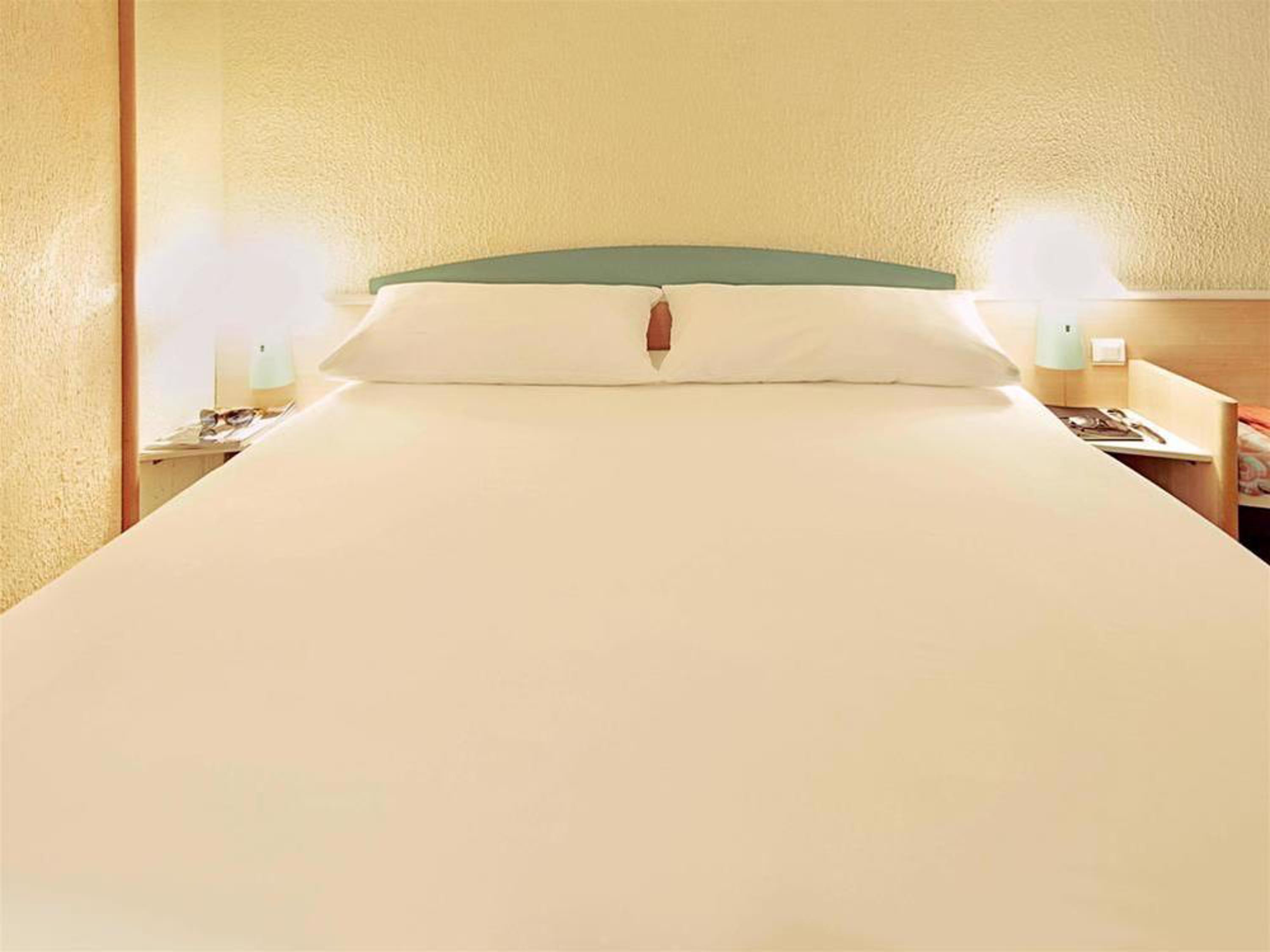 Ibis Nemours Hotel Bagian luar foto