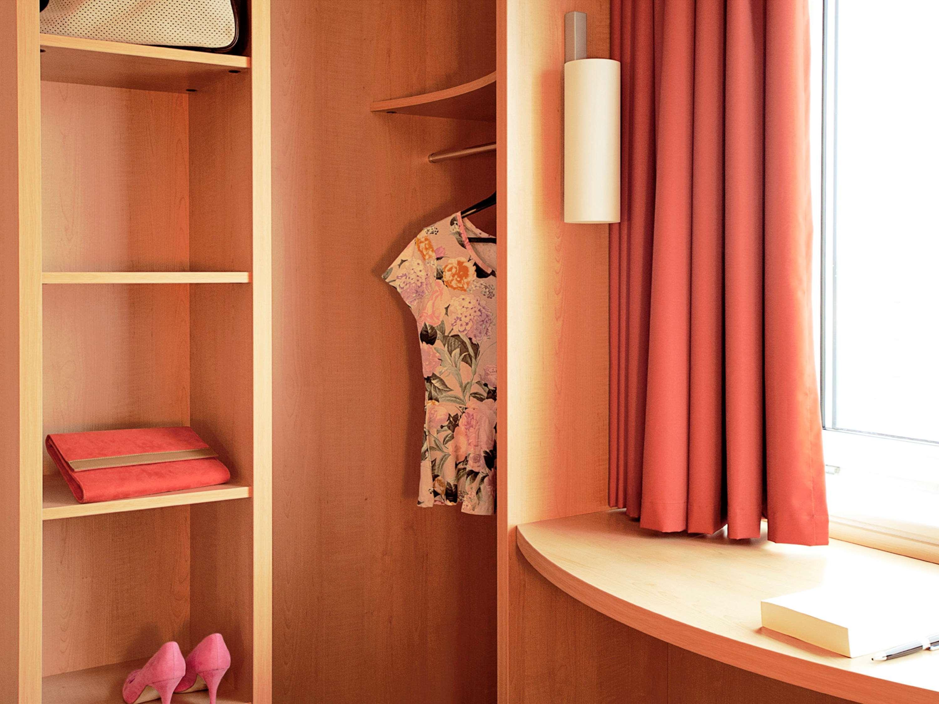 Ibis Nemours Hotel Bagian luar foto