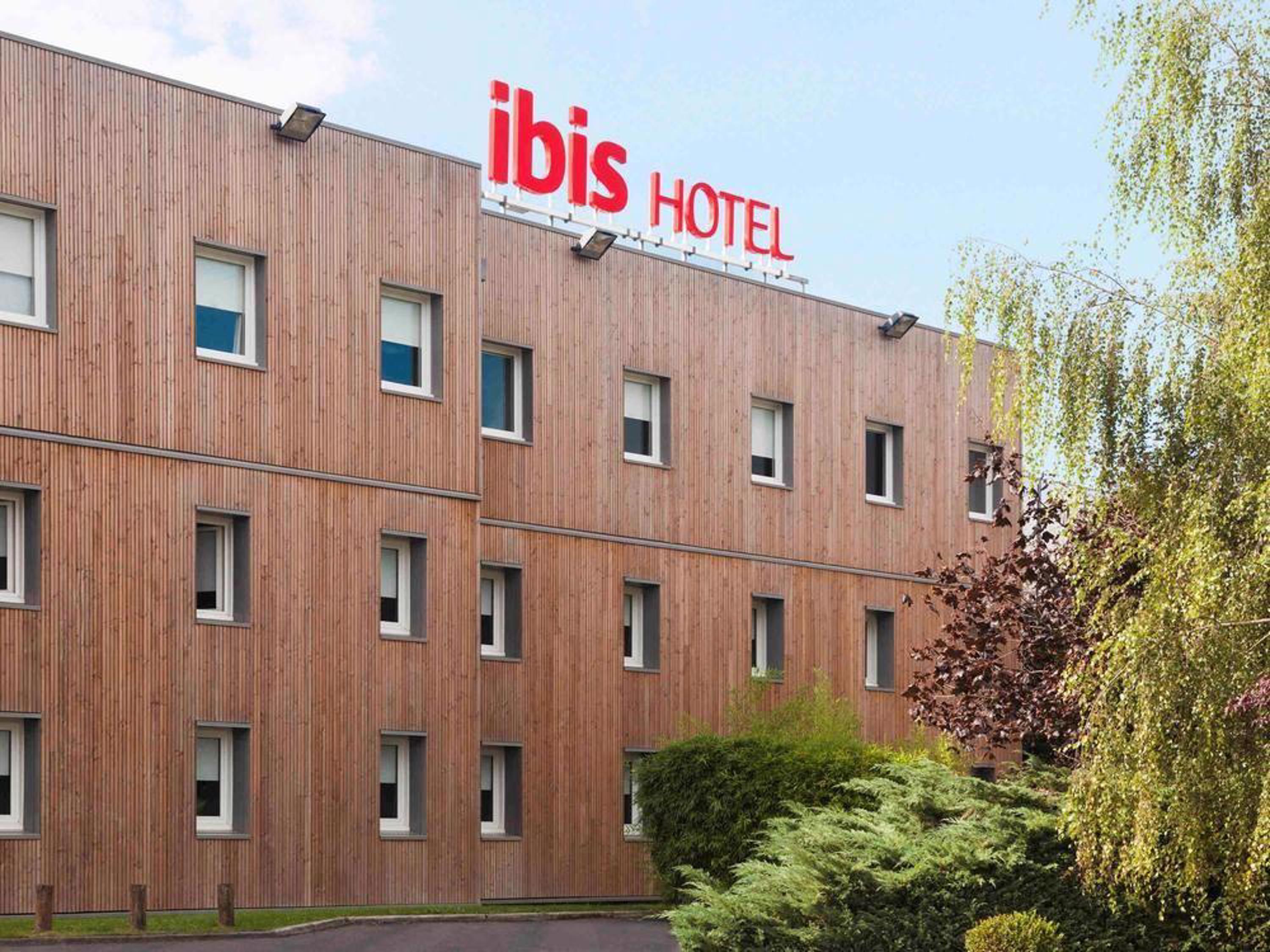 Ibis Nemours Hotel Bagian luar foto