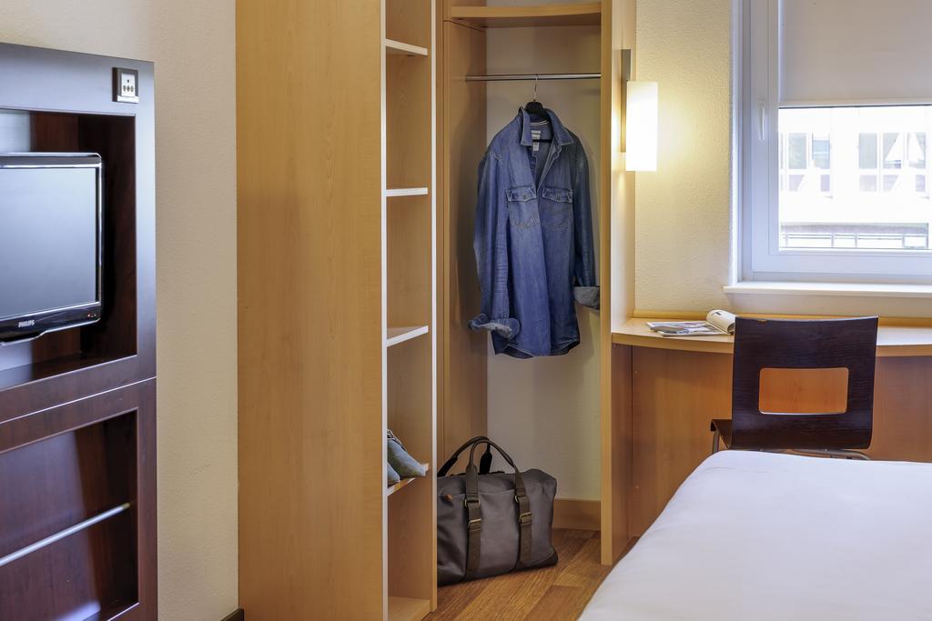 Ibis Nemours Hotel Bagian luar foto