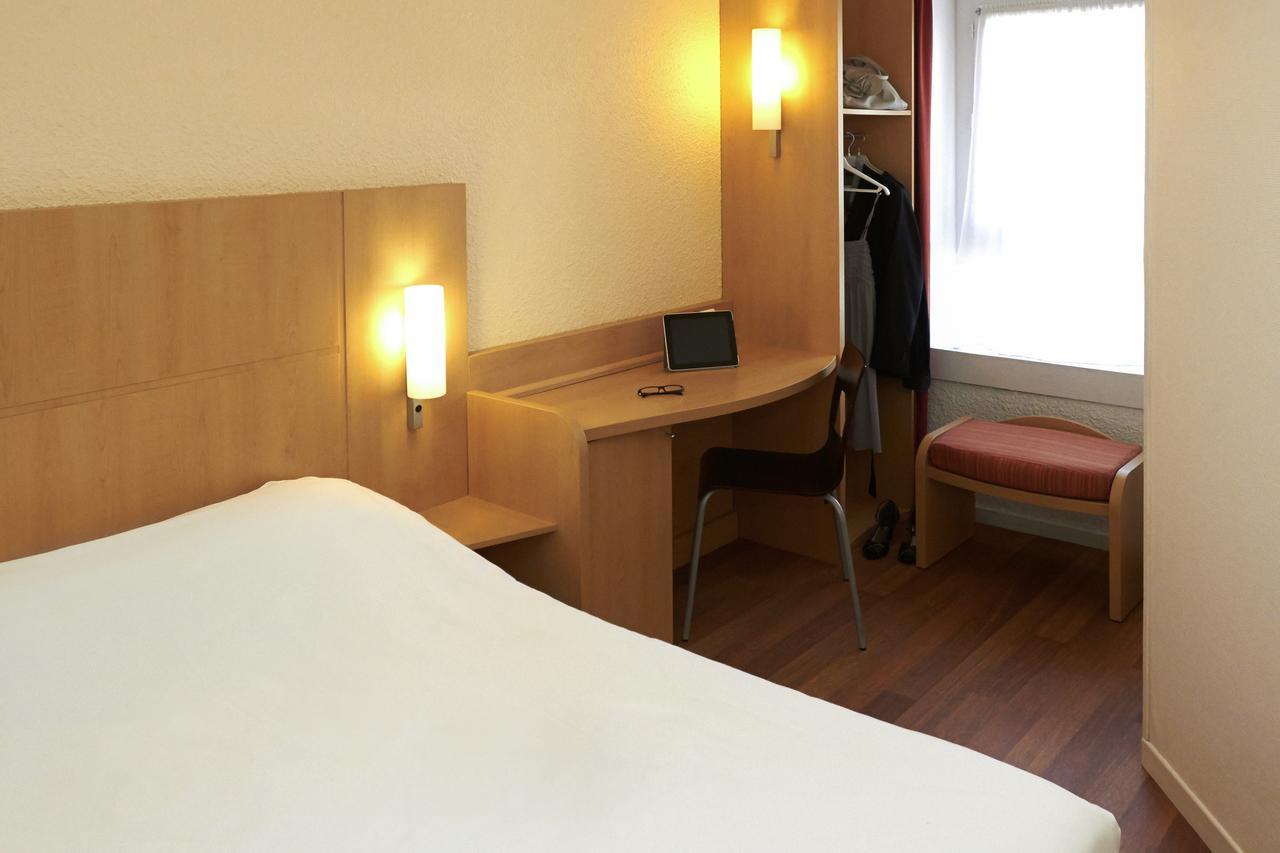 Ibis Nemours Hotel Bagian luar foto